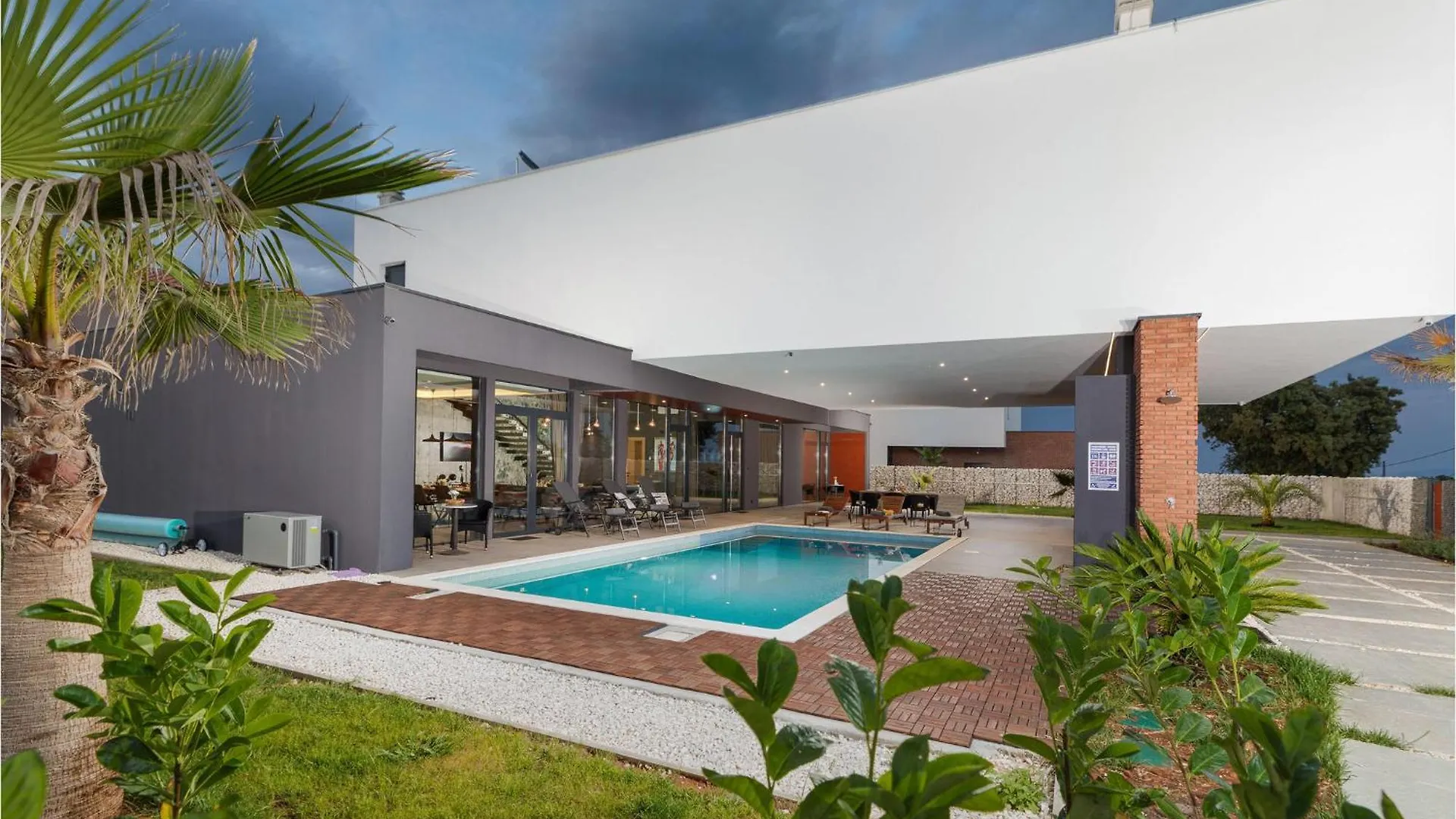 Stunning Home In Liznjan With Wifi