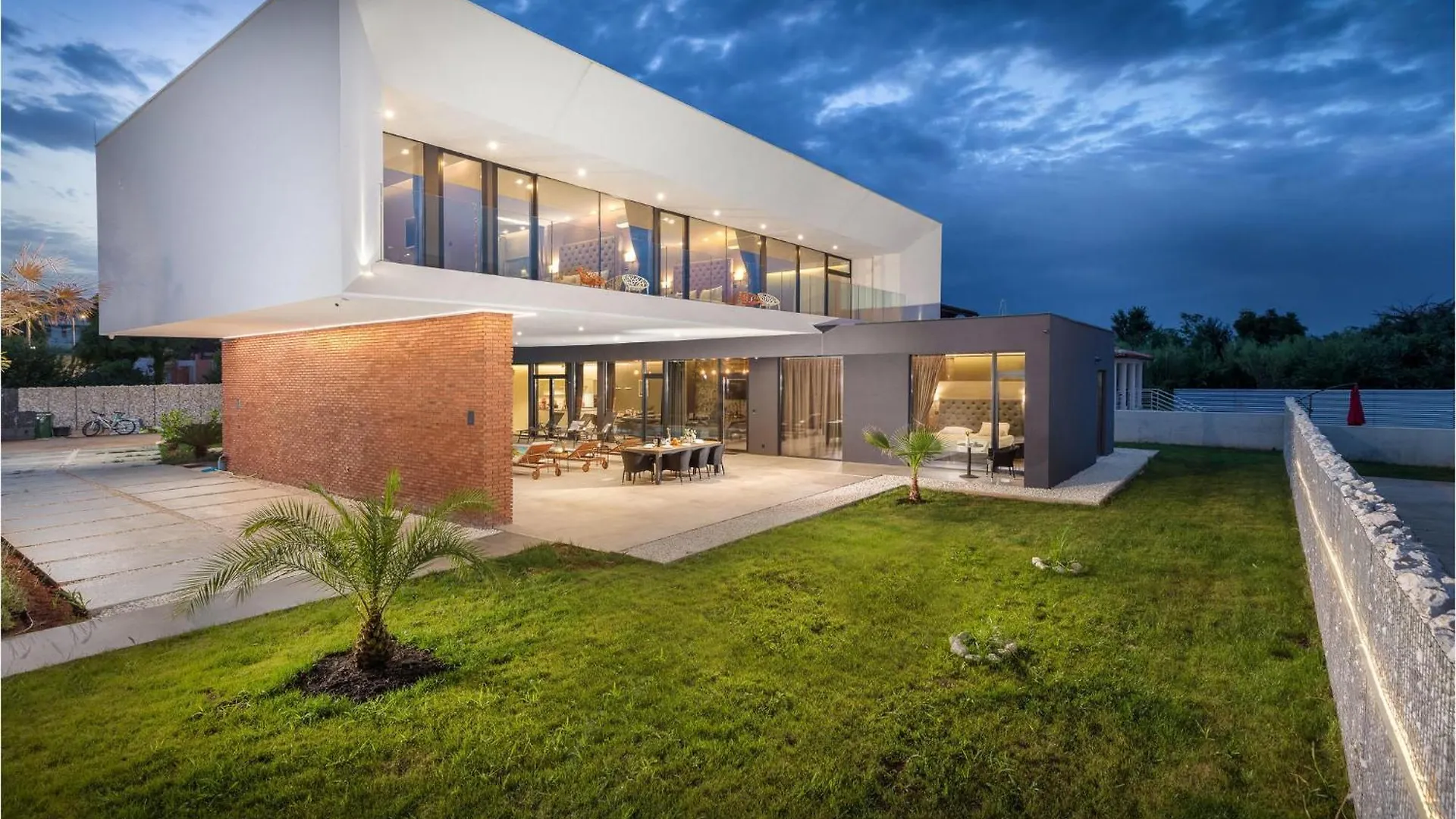 Stunning Home In Liznjan With Wifi contacts