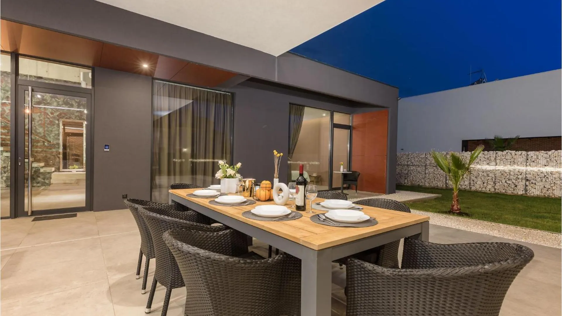 Stunning Home In Liznjan With Wifi